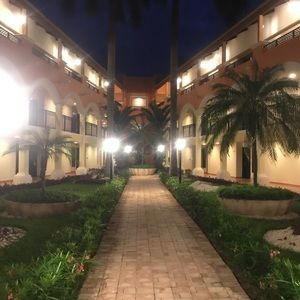 Meet your Posher, Marina